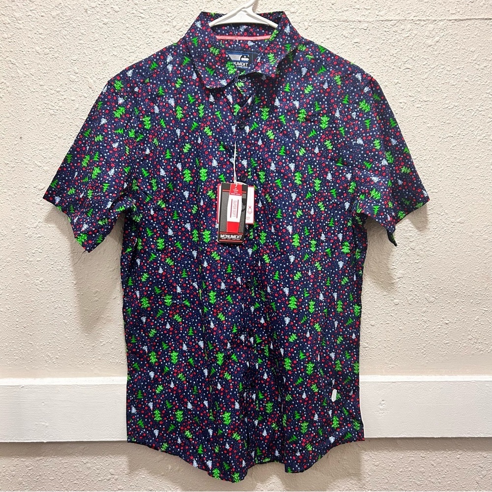 Monument Navy Christmas Tree Holiday Short Sleeve Button Front Shirt NWT M